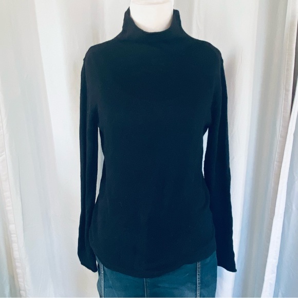 Old Navy Black turtleneck. size small sweater. - Picture 2 of 9